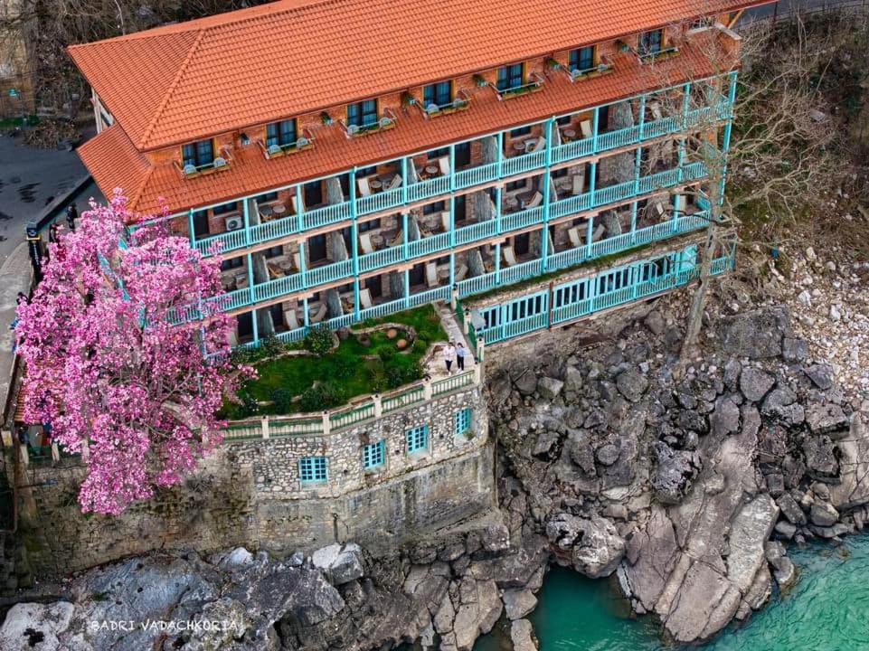 Hotel Magnolia In The City Centre Kutaisi Eksteriør billede